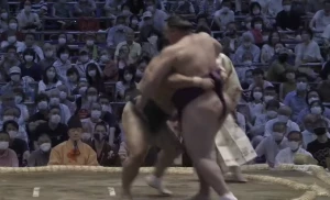 ტოჩინოშინი ოკინოუმისთან დამარცხდა | VIDEO