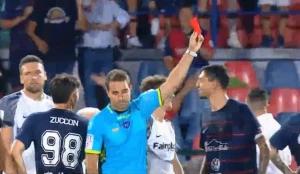 მსაჯმა ასკოლის პირველ ტაიმში სამი ფეხბურთელი გაუძევა
