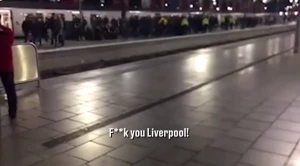 ნაპოლის გულშემატკივრების შეურაცხმყოფელი შეძახილები ლივერპულის ქუჩებში (ვიდეო)