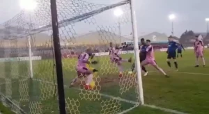 საოცარი მომენტი ინგლისის სამოყვარულო ლიგაში (ვიდეო)