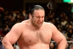 ტოჩინოშინი მნიშვნელოვანი გადაწყვეტილების წინაშე