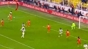 ფენერბაჰჩეს ფეხბურთელის საოცარი გოლი თურქეთის თასზე