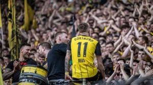 სიგნალ იდუნა პარკი მარკო როისს დაემშვიდობა