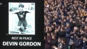 შოტლანდიაში 13 წლის გარდაცვლილი ბავშვის ხსოვნას პატივი ტაშით მიაგეს