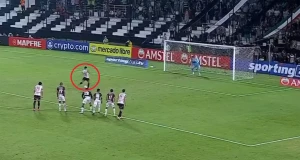 ლიბერტადის ფეხბურთელმა პენალტი ორიგინალურად, თუმცა უშედეგოდ შეასრულა