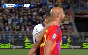 პეპე რეინა კარიერის უკანასკნელ მატჩში მოედნიდან გააძევეს