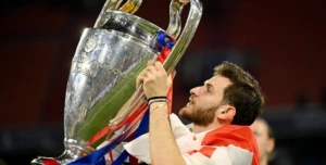 საუკეთესოებს შორის: ხვიჩა კვარაცხელია ოქროს ბურთის ნომინანტთა მოკლე სიაშია