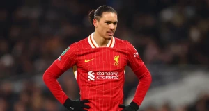 ნაპოლი დარვინ ნუნიესისთვის ბრძოლაში დაწინაურდა