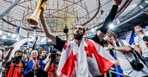 ოფიციალურად: თორნიკე შენგელია ბარსელონაში გადავიდა