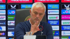 პრესკონფერენციაზე ჟოზე მოურინიო ბუზმა შეაწუხა