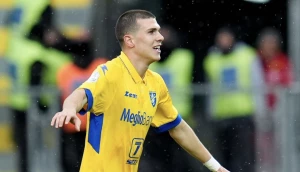 ფროზინონემ კვერნაძის გოლით გაიმარჯვა - რა შეფასება დაიმსახურა ქართველმა შემტევმა?!