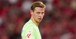 კლუბთან გაფუჭებული ურთიერთობის გამო, დე იონგმა ახალი აგენტი აიყვანა