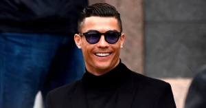 კრიშტიანუ რონალდუ ისტორიაში პირველი მილიარდერი ფეხბურთელი გახდა