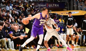 დონჩიჩის სუპერ მატჩი | ლეიკერსმა სან ანტონიოს 2 ქულით მოუგო