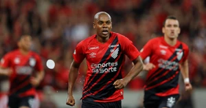 ფერნანდინიომ საფეხბურთო კარიერის დასრულება გადაწყვიტა