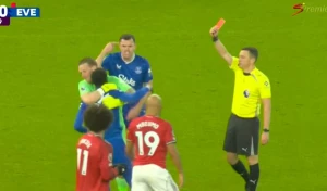 ევერტონის ფეხბურთელმა თანაგუნდელთან ჩხუბის გამო წითელი ბარათი მიიღო