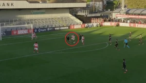 არსენალის 19-წლამდელთა გუნდის ფეხბურთელის ბრწყინვალე გოლი ბაიერნთან მატჩში