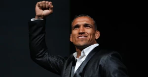 "ჰოლოუეისთან მოგების შემდეგ წრეს გავარღვევ და ქამარზე კიდევ ვიჩხუბებ" - ჩარლზ ოლივეირა