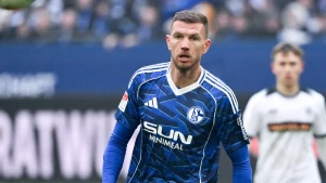 სადებიუტო მატჩი და ისტორიული მიღწევა - ედინ ჯეკო შალკეში ბრწყინვალედ იწყებს