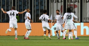 სომხურმა ნოამ ალკმაარს პირველი თამაში მოუგო