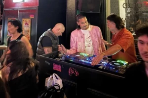 მატჩის შემდეგ DJ სეტი | პრემიერ ლიგის მეკარის უჩვეულო ამპლუა