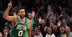 მძიმე ტრავმის შემდეგ, ტეიტუმმა თამაში განაახლა