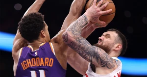 სანდრო მამუკელაშვილმა ფინიქსს 5 ქულა ჩაუგდო | ტორონტო დამარცხდა