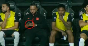 დეპაი ბრაზილიაში თავნებობს - ნიდერლანდელი თამაშისას ტელეფონს იყენებდა