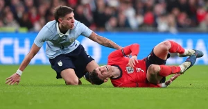 რატომ არ გააძევეს მანუელ უგარტე ინგლისთან მატჩში?